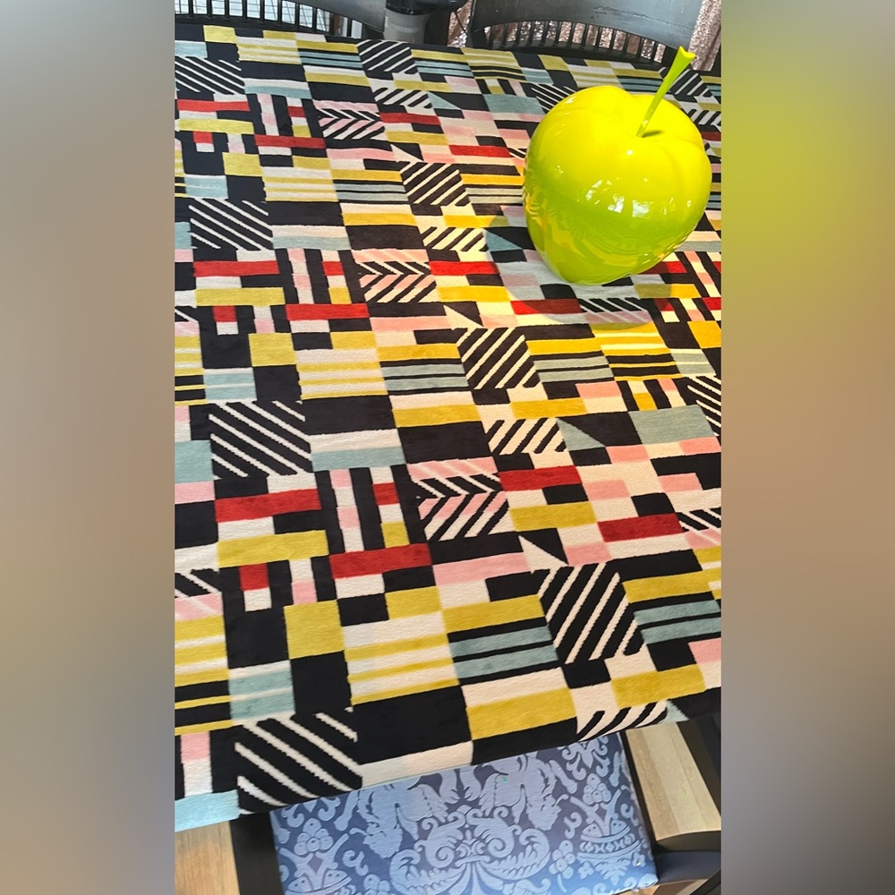 Modern Geometric Patterned Tablecloth - Multicolor - Picture 2 of 5